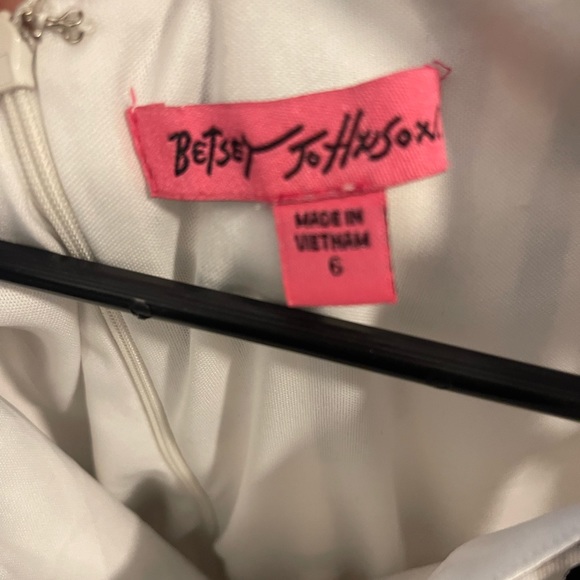 Adorable Betsey Johnson Dress - Picture 3 of 3